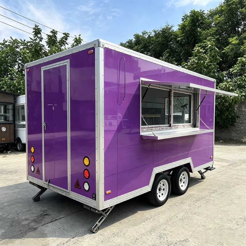 현대식 대형 디스플레이 케이스가 있는 이동식 푸드 트럭 - Food Snacks Catering 리뷰 및 가격